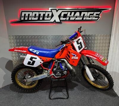 1987 HONDA CR 250....BIKE IS IN IMMACULATE...£4995....MOTO X CHANGE