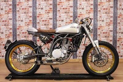 2018 CCM SPITFIRE CAFE RACER - ONLY 1.350 MILES! LIMITED NO. 45/250. IMMACULATE!