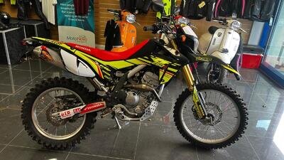 Honda crf 250LDE road legal only 2200 miles fsh never been off road stunning.