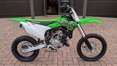 KAWASAKI KX 85 SMALL WHEEL 2019 - ABSOLUTELY IMMACULATE - 2 HOURS USE!