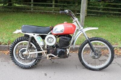 Husqvarna 450 CR Cross 1972 in standard and raced condition