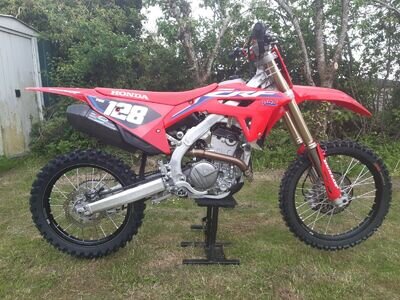 2022 HONDA CRF 250R - ONLY 20 HOURS
