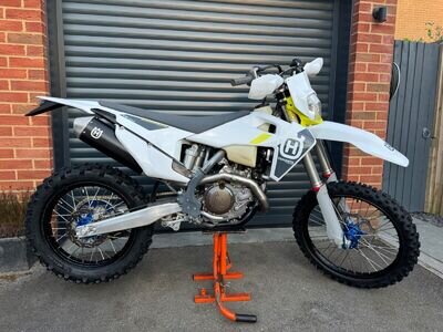 Husqvarna FE 450 2022 Enduro Envy Wheels & ORVS Forks