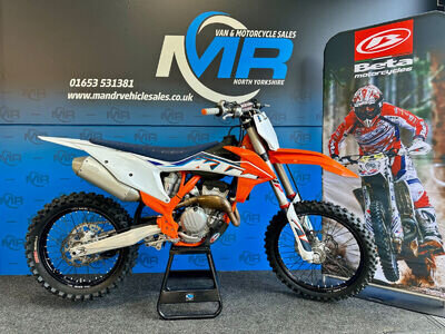 2022 KTM SXF 250 MOTOCROSS BIKE / ONLY 25 HOURS FROM NEW! 125 450 SXF YZ