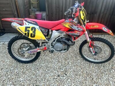 HONDA CRF 450R (2004) (ONE OWNER)