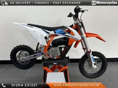 KTM SX-E5, electric mini crosser dirt motorcycle enduro