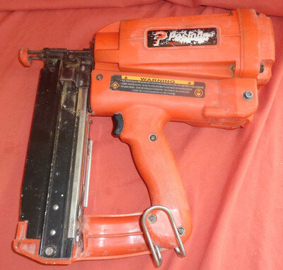 Paslode IM250 F16 Second Fix Straight Nail Gun Spares Or Repairs