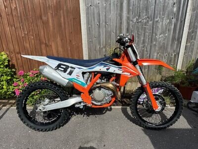 KTM 450 sxf. 2022.