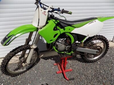 KAWASAKI KX 125 2 STROKE MOTORCROSS BIKE